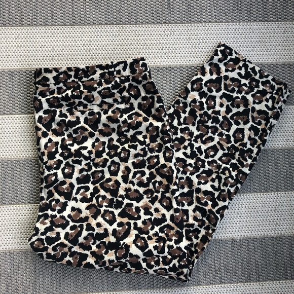 Loft Leopard Cropped Pants! 🐆 - Picture 2 of 6